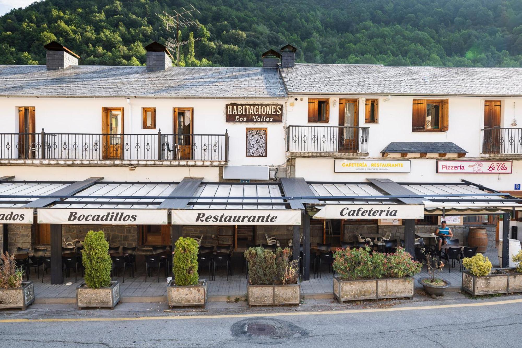 Hostal Los Valles Bielsa Exterior foto
