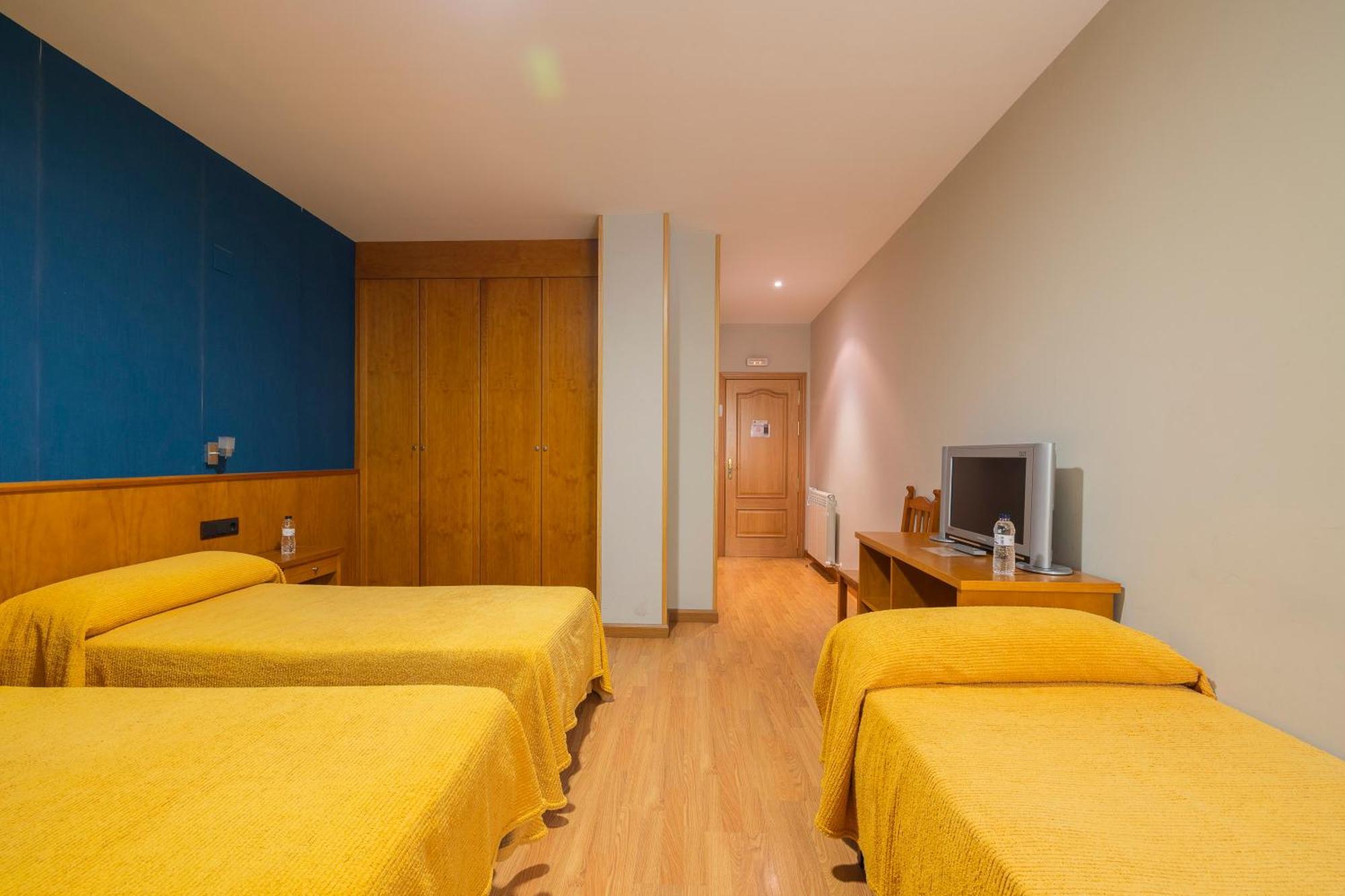 Hostal Los Valles Bielsa Exterior foto